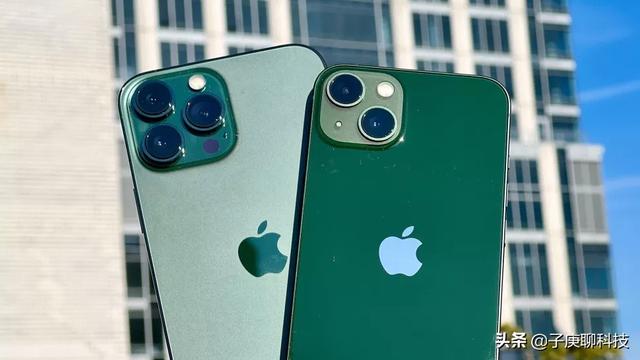iPhone 14 外观设计泄漏，新增紫色机身，边角更圆润