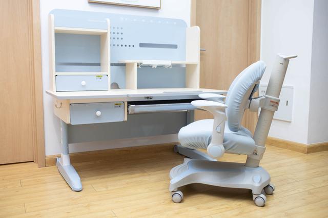 健康与舒适陪伴宝宝一起成长，科贝森儿童学习桌椅套装使用体验