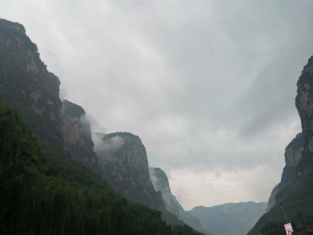 坐一條山間的蛟龍上天入地遊山西八泉峽