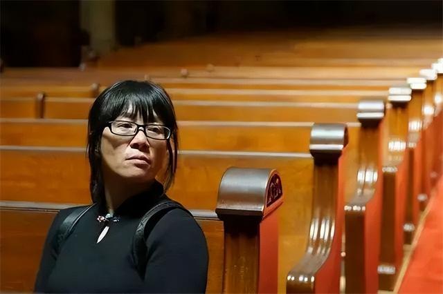 脑瘫诗人余秀华：曾表白李健被骂，今交90后男友，网络高调秀恩爱