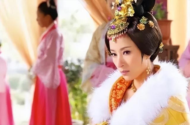 明宪宗晚年感叹膝下无子，太监扑通跪倒：您儿子6岁了，在冷宫里