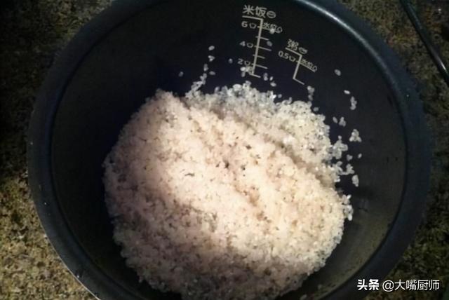 用盆在锅里蒸米饭需要多久（用盆在锅里蒸米饭）