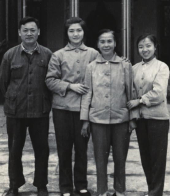 1949年，陈毅邀方志纯吃饭，方志纯直言：贺子珍贺怡两姐妹想见你