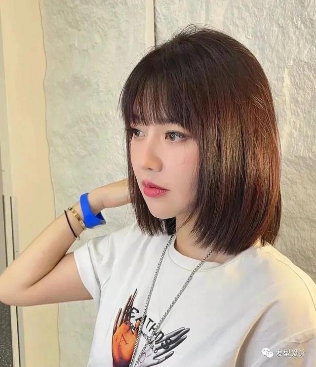 最经典的中式短发设计,也是最百搭减龄的一种设计,适合圆脸鹅蛋脸方脸