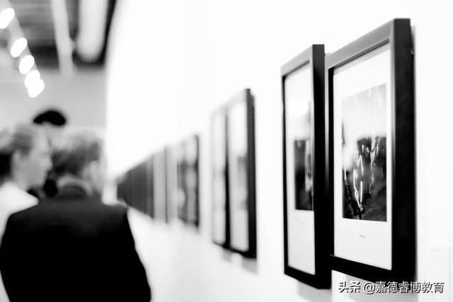 观察上千位小朋友的作品后，他发现，美育能带来堪比迪士尼的快乐