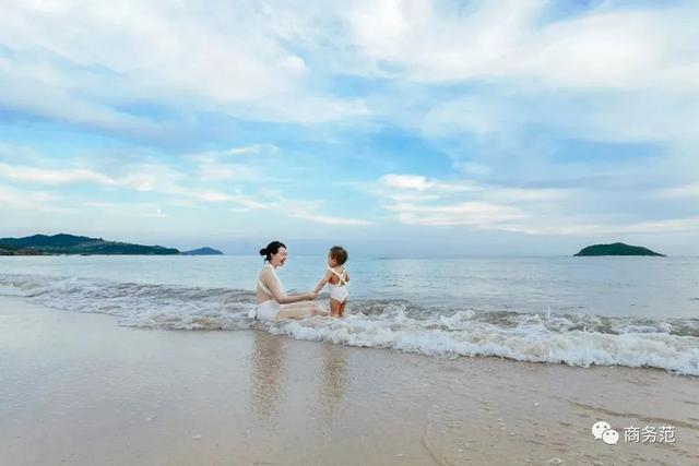 結婚四周年，我們帶女兒穿越回婚禮那一天…