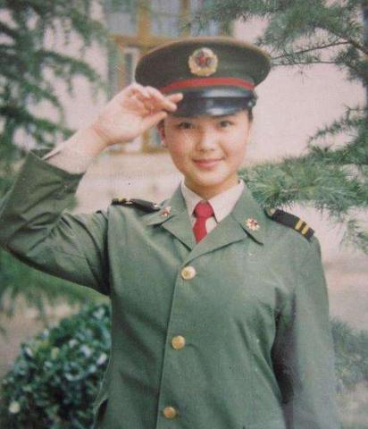 接烂剧、装少女、敷衍观众，这些曾经的好演员，也为“钱”折腰了