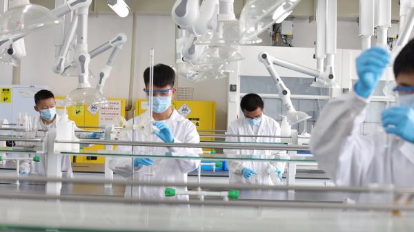 秋天就准备冬季供暖？原来“热管理”是减少续航焦虑的，电池衰减幅度可以减半