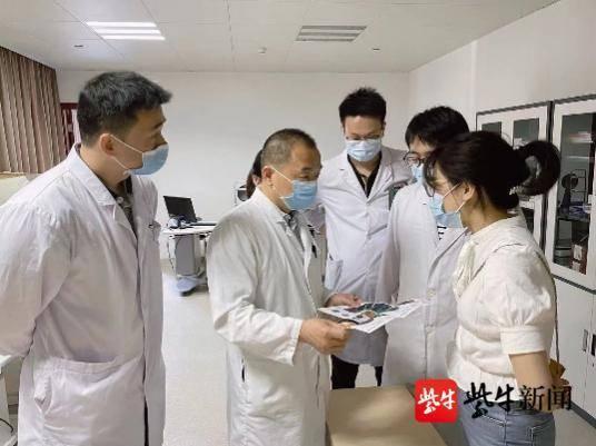 出生只有两斤多，小宝宝视网膜病变，医生5分钟精确完成眼内注射