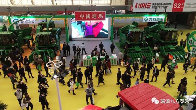 机械展的大展台
