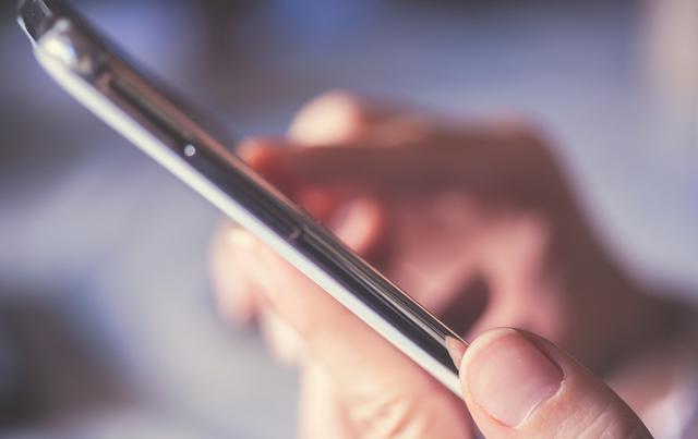 “抢首发”这事情上，手机厂商静悄悄