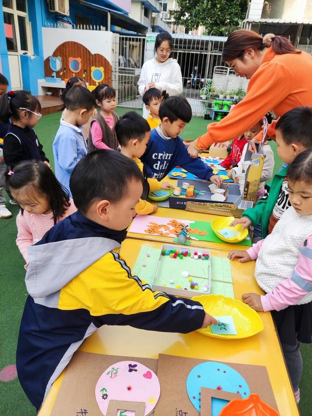 雨山幼儿园工会开展后勤老师自制玩教具比赛活动