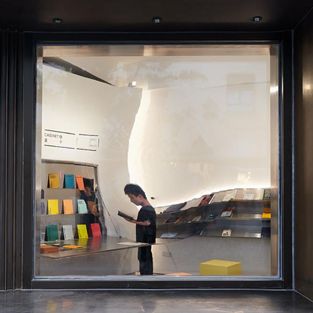 对于不可展曲面工程实践中
