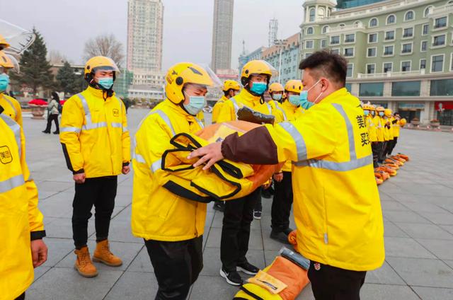 应对寒潮，外卖平台16亿补贴骑手，生鲜电商备货增2倍