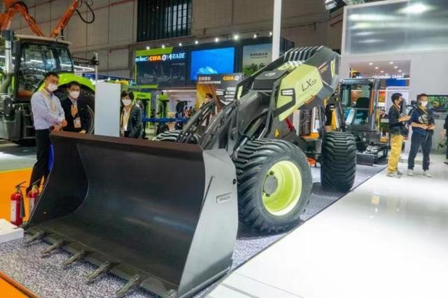 沃尔沃建筑设备展示电气化、自动化领域创新突破 LX03全自动电动轮式装载机概念机全球首展