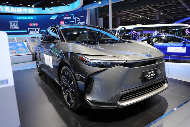 除了电动悍马 进博会上这几款车同样值得关注