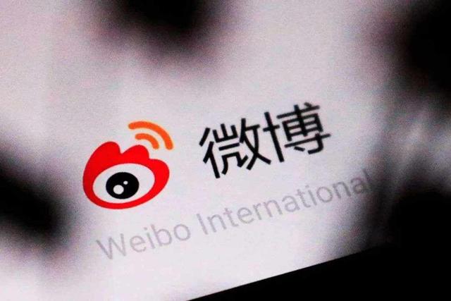 关晓彤我们的十八岁饭拍视频(关晓彤我们的十八岁五四晚会)