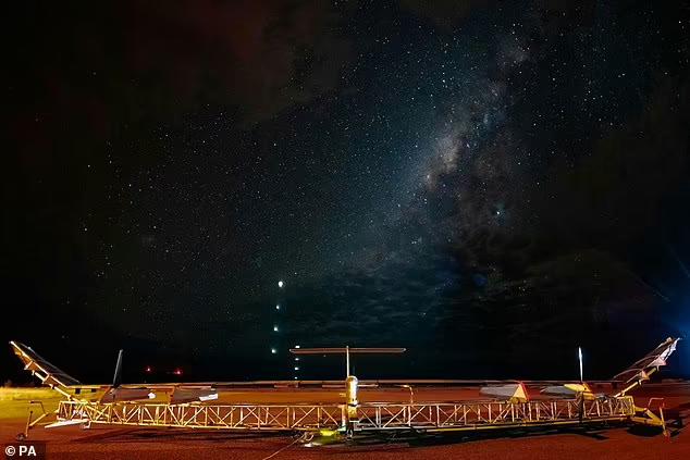 空客太阳能无人机高飞7.6万英尺，成功向地面传送宽带服务