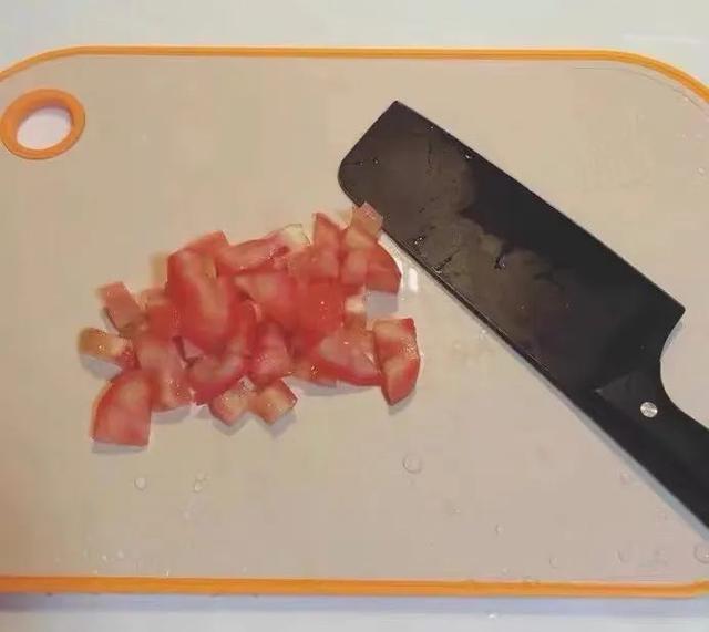 1岁宝宝体内发现多条活虫，医生怒斥：这样做饭就是害了娃