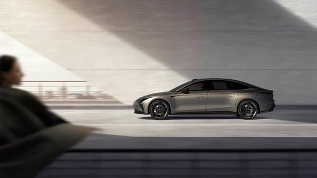 上汽智己汽车两个CEO架构 谁将是未来的“舵手”？