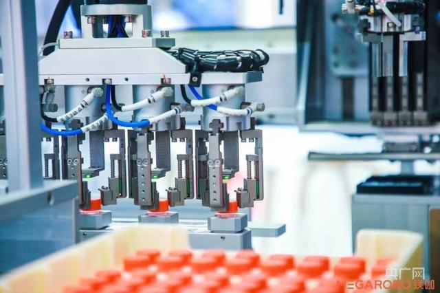 突破“卡脖子”技术 中国首款高通量全流程自动化新冠病毒核酸检测产品亮相