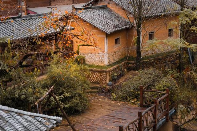 你是否想象過，住在峭壁之上，腳踏雲山，手摘星辰？12月18日起，懸空民宿免費住！