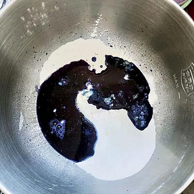 这道浪漫蝶豆花欧包，最适合宝宝吃