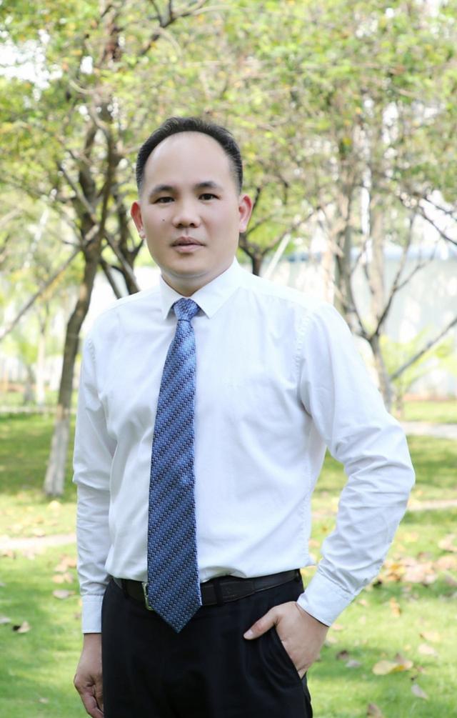 深圳住宅工程站任展