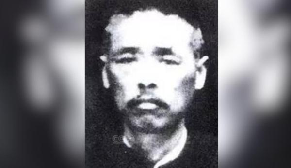 她被周恩来誉为“中国共产党的百科全书”，潜伏多年从未暴露