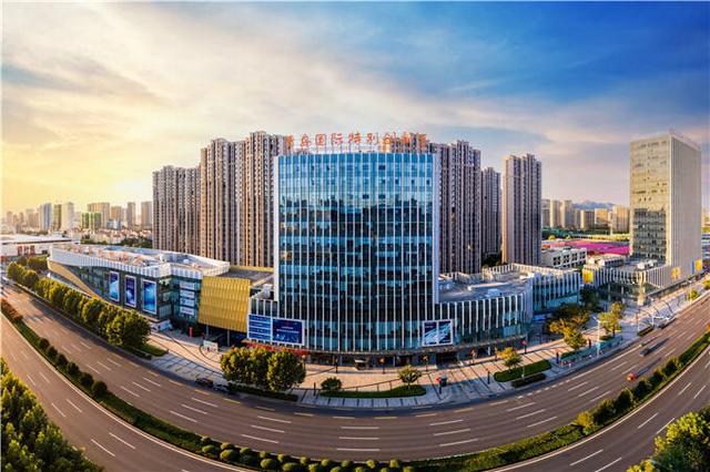 青岛市李沧区第七届人民代表大会第一次会议隆重开幕