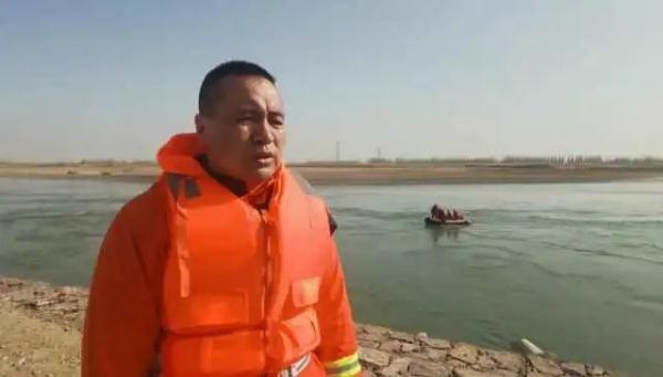 宁夏三男子乘橡皮筏到黄河捡奇石，落水身亡