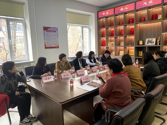 ������ͻ�� �������ȷ桪����������������չ�조���ˡ���Ů��ϵ�л