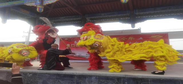 河南太康朱口镇举办庆祝“三八”妇女节、学雷锋月、春耕节文艺汇演