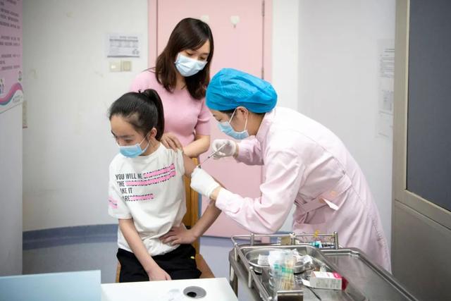 一苗难求！女性接种HPV九价疫苗，非得抢在26岁前吗？