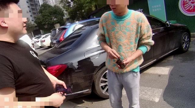 “吃了个饭的功夫，车就没了！”萧山一男子的奔驰车不翼而飞……