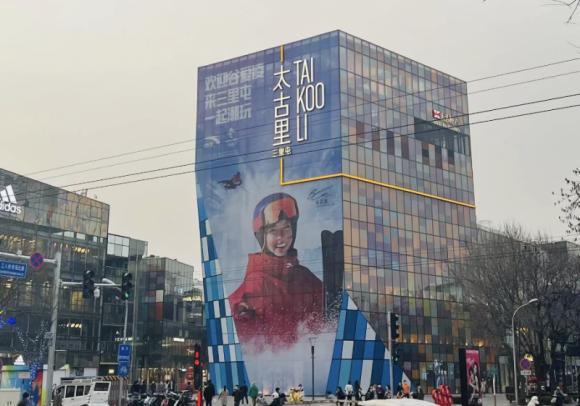 烧钱夺市场一年61亿打广告！安踏与耐克中国难逃一战