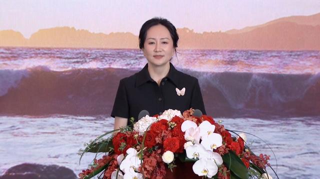孟晚舟回国后首次公开亮相，发布华为2021年财报
