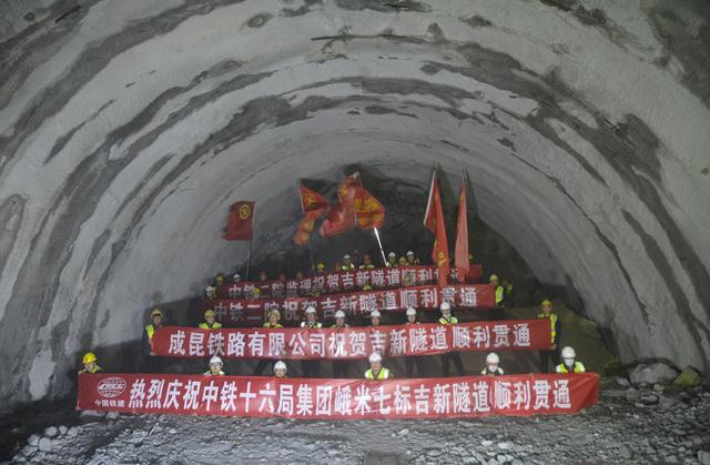 包含昆明制沙破碎机的词条