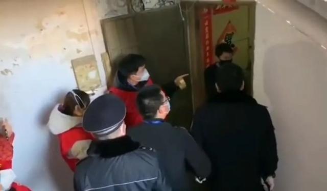 “福建毒王”引爆全国！致200多人密接，10人感染，多城全民核酸：你自私的样子，真丑