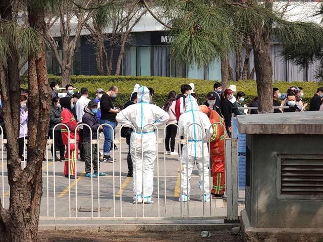 北京10名新增感染者轨迹一览 判定密接次密超700人