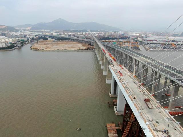 创造众多“世界第一”福厦高铁安海湾大桥合龙让中国迈入高铁跨海时代