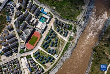 奋进新征程 建功新时代丨大山里的小学