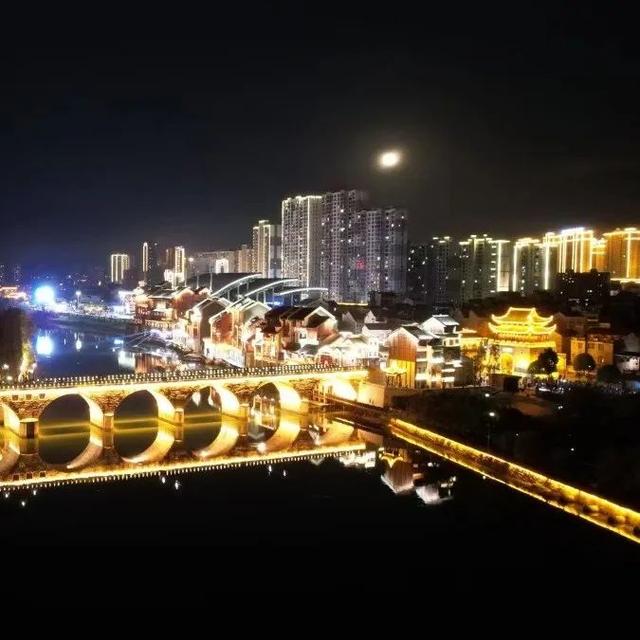 看醴陵河两岸永恒的月光._湖南旅游/玩耍攻略