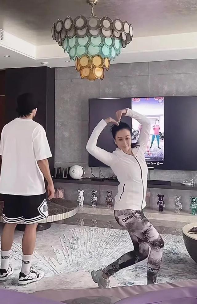 钟丽缇大老公多少岁(钟丽缇老公比她小多少岁啊)