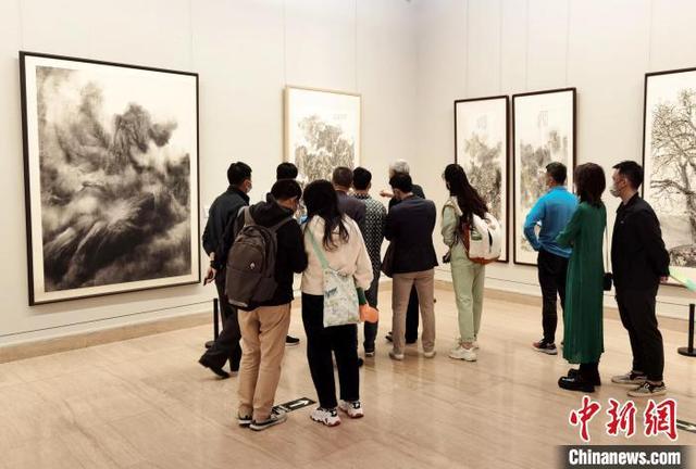天津画家申世辉大展亮相中国美术馆 百幅力作呈现山水画新气象
