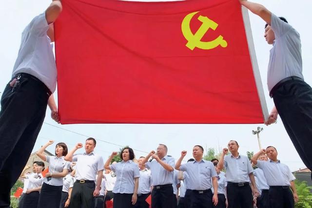 营造风清气正的政治生态，凝聚全面深化改革正能量