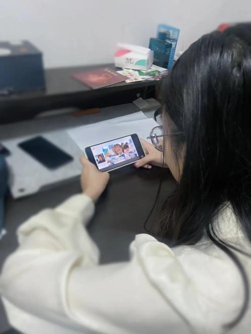 经典引领成长，育源中学云上悦读进行时