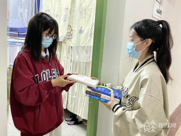 扬大学子“盘活”闲置书籍 花式阅读迎“世界读书日”