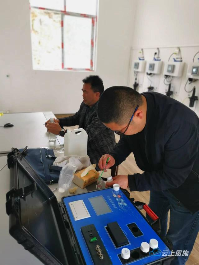均合格！咸丰县开展10个乡镇经营部集中供水水质检测
