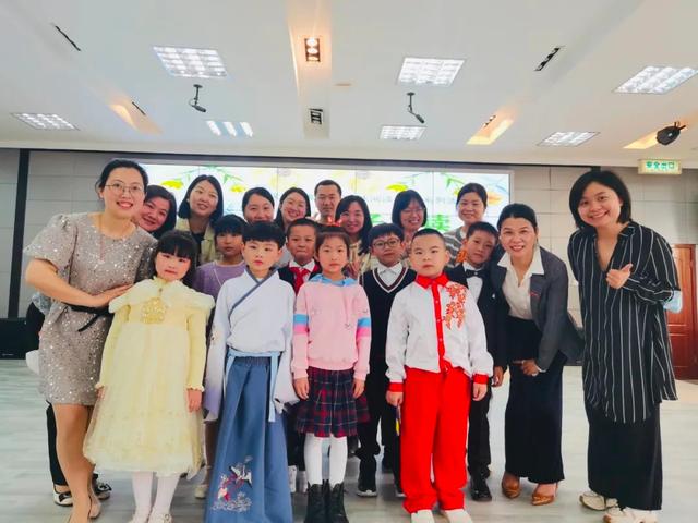 童悦书香 共赏芳菲——福州市鼓山新区小学第27届世界读书日活动掠影